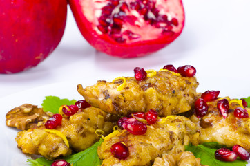 Paniertes Hähnchenbrust mit Granatapfel