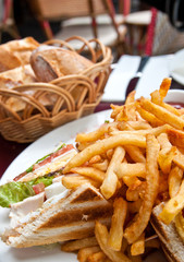 Sandwich with chicken