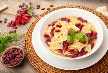 minestra di pasta e fagioli rossi