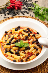 minestra di pasta e fagioli neri