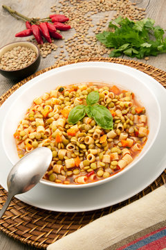 minestra di pasta e lenticchie