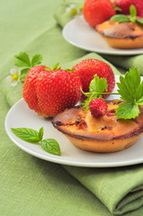 Muffins aux fraises et à la menthe