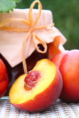 Ein Marmeladenglas,Früchte