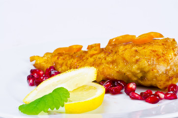 Paniertes Hähnchenbrust mit Granatapfel