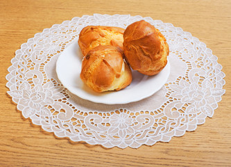 Pastry filled with custard
