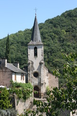 Fototapeta premium clocher d'une église, lincou, aveyron, france