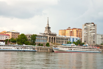 Fototapeta na wymiar Krasnojarsk. Stacja rzeka