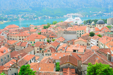 Fototapeta na wymiar View to the ancient town of Kotor (UNESCO World Heritage Site)