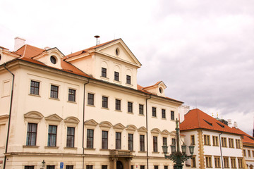 Fototapeta na wymiar Stary Widok miasta Praga - starych budynków