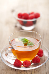 tea with mint and berry