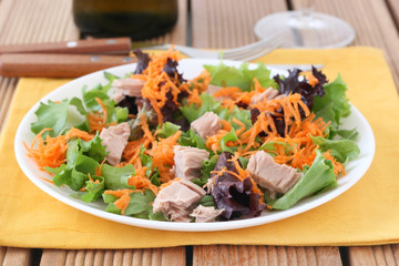 Salad with tuna