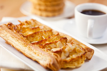 Cake with appels and almonds