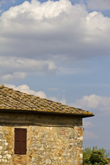 Fototapeta na wymiar Dettaglio di casa antica a San Gimignano