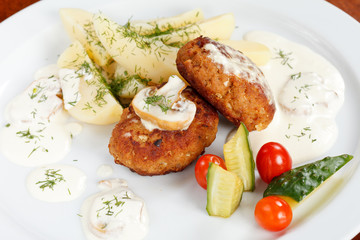 cutlets with fresh vegetables