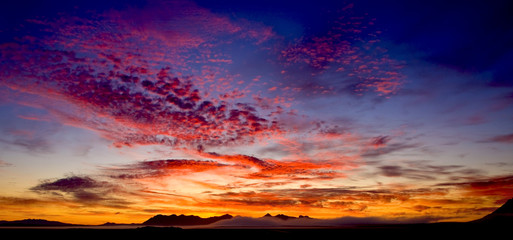Fototapeta na wymiar Mountain sunrise