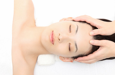 Fototapeta na wymiar エステ　Head massage