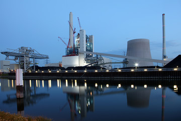 Kraftwerk am Rhein