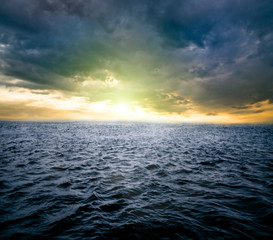 Fototapeta premium sunrise over ocean