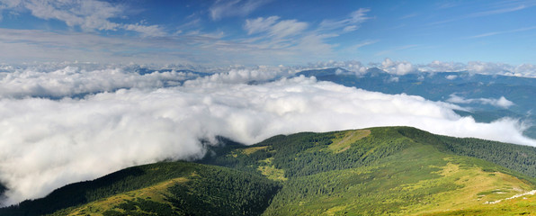Fototapeta na wymiar Natural słabe doliny w górach