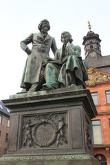 Fototapeta na wymiar Monument, Brothers Grimm: Jacob, William, w Hanau