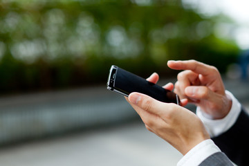 スマートフォン 男性 メンズ 若い ビジネスマン ビジネスシーン