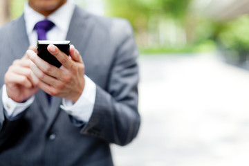 スマートフォン 男性 メンズ 若い ビジネスマン ビジネスシーン