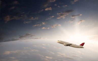 Flugreise über den Wolken