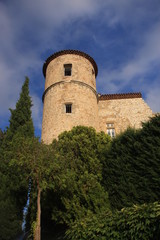 Fototapeta na wymiar tour du chateau de Callian