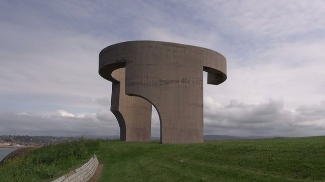 Gijon monument 60