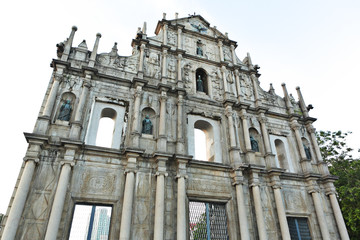 Fototapeta na wymiar Ruins of St. Paul's Cathedral