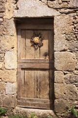 porte avec Cardabelle