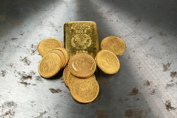 Goldbarren Goldmünzen