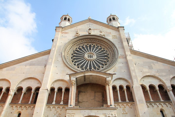 Modena cathedral facade