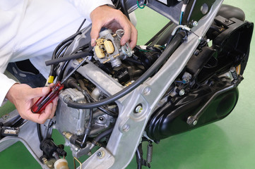 Naklejka premium スクーターの整備