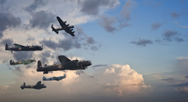 Fototapeta World War Two British vintage flight formation