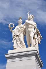 Fototapeta premium Figuren auf der Schlossbrücke in Berlin