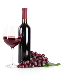Obraz premium Bottle and glass with wine isolated on white