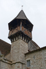 Fototapeta na wymiar Kwadratowa wieża z opactwa