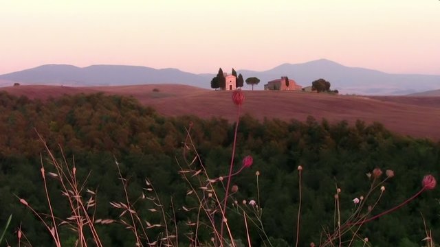 tramonto nella campagna toscana