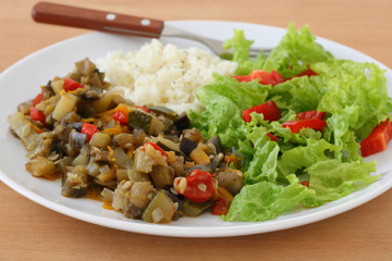 Boiled rice with vegetables