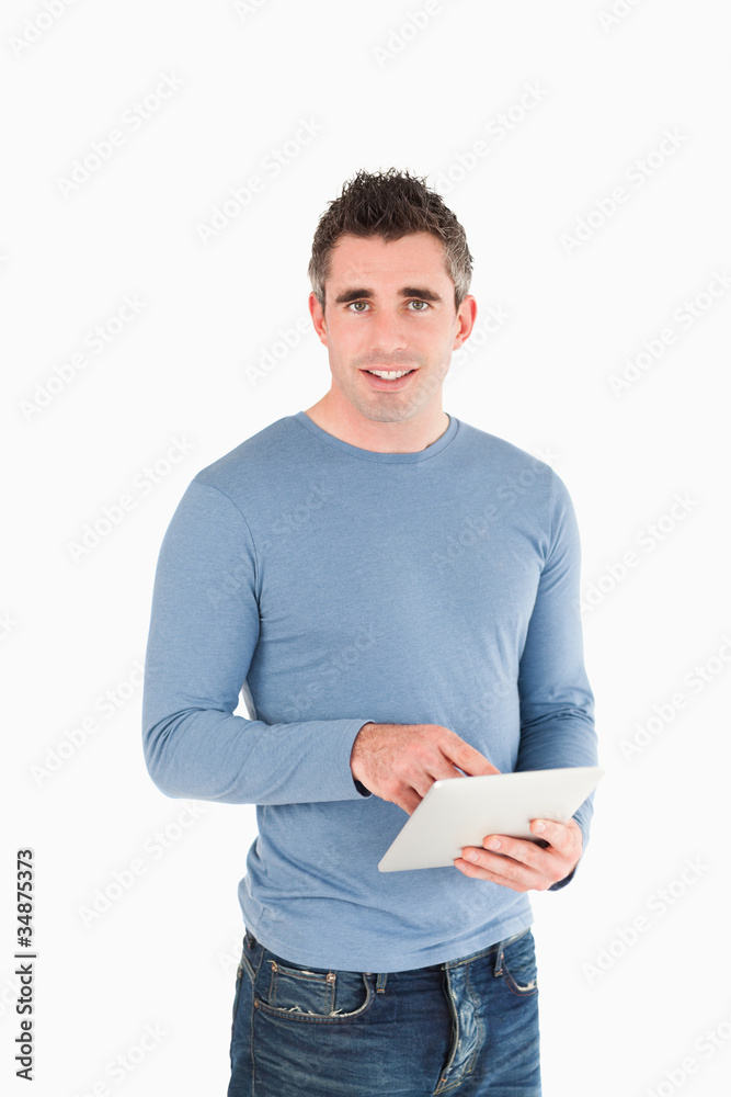 Poster Portrait of a man with a tablet computer