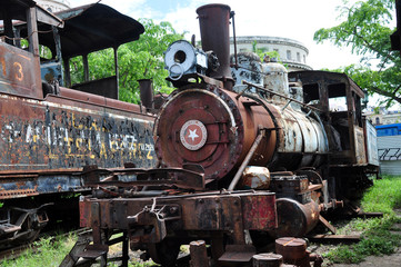 vecchio treno per il trasporto di canna da zucchero a cuba