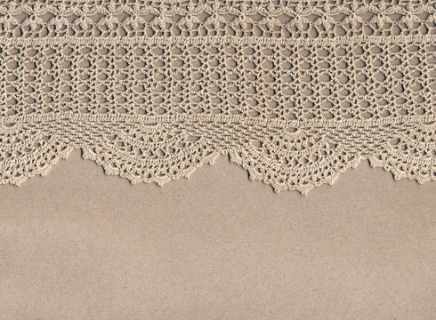 Bordure en dentelle .