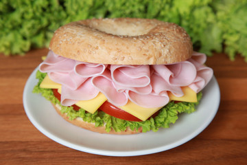 Schinken-Bagel
