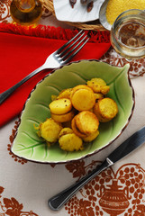 Polenta frita con salsa de anchoas