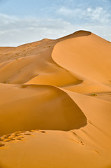 Morocco, Merzouga, sunrise at Erg Chebbi