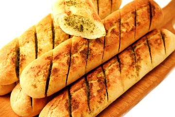 angeschnittenes Knoblauchbrot