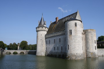 Sully sur Loire. Château.