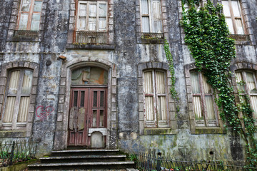 Fototapeta premium Old Haunted House in Sintra, Portugal