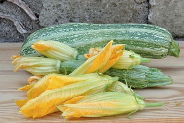 Zucchine con fiori